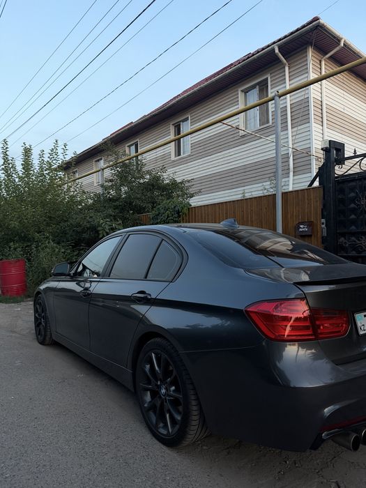 BMW 320i В аренду