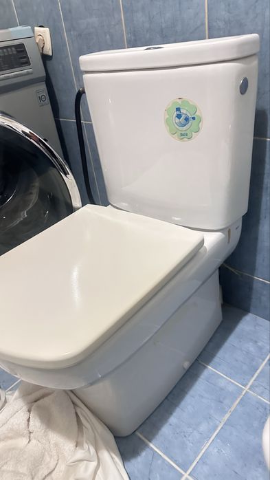 Беде умывальник унитаз