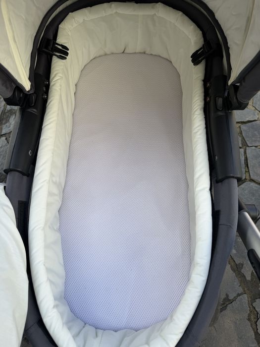 Mutsy Evo количка със зимен кош и седалка