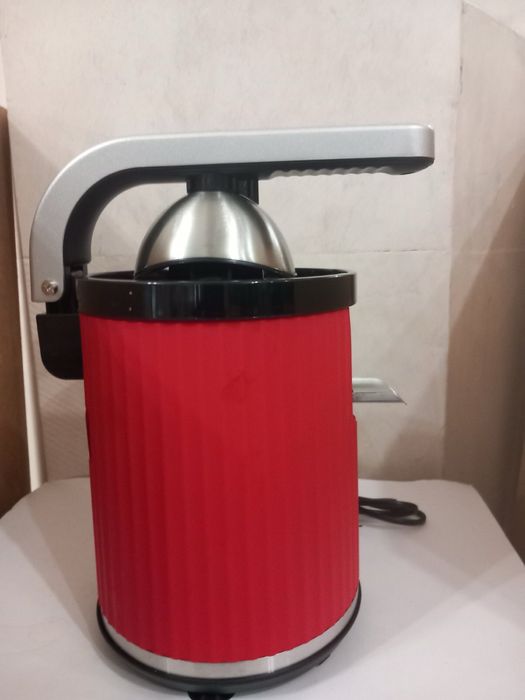 Електрическа сокоизстисквачка-Cecotec Xqueeze RetroJuice 600