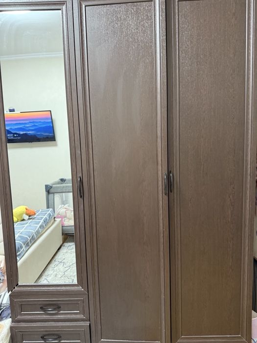 Шкаф шифоньер большой вместительный