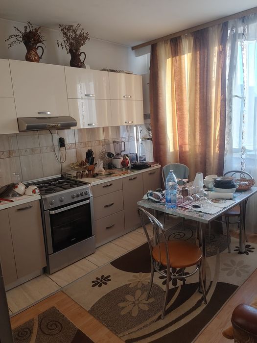 Vând apartament cu doua camere