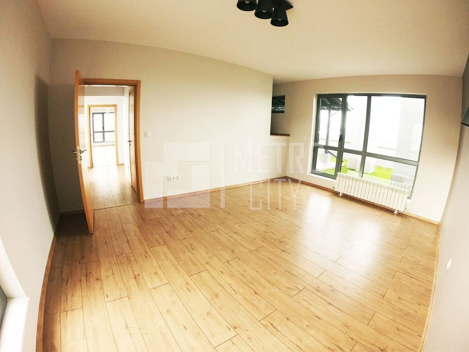 Продава се Четиристаен апартамент в София, Младост 3 - 445 кв.м за 1259 €/кв.м - Снимка #9