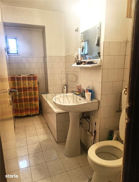 ARADULUI - 4 cam - 2 bai - 1 balcon 13mp - debara - decomandat - centr