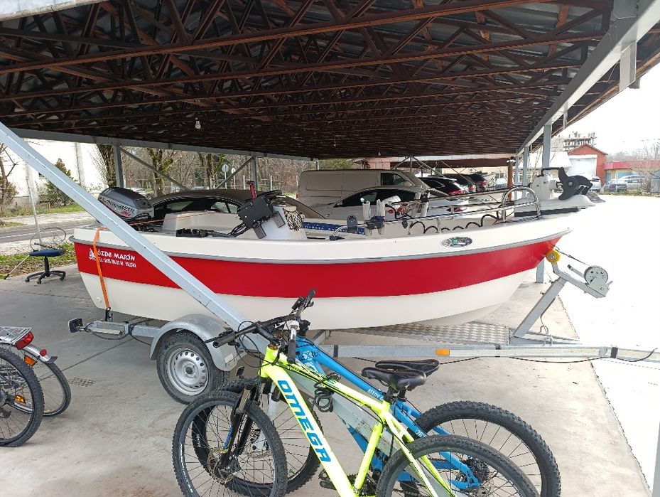 Лодка с мотор 15к.с.