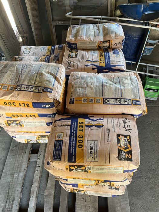 Продам кафельный клей сет 300