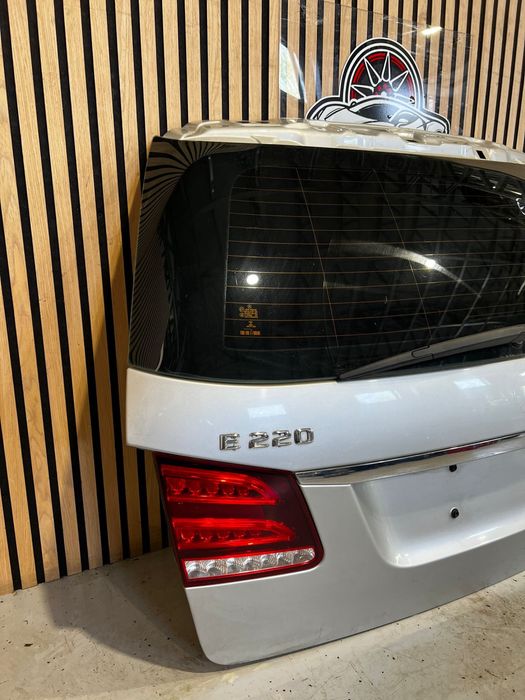 Haion cu luneta Mercedes E-class w212 facelift break / combi  vopsea originala