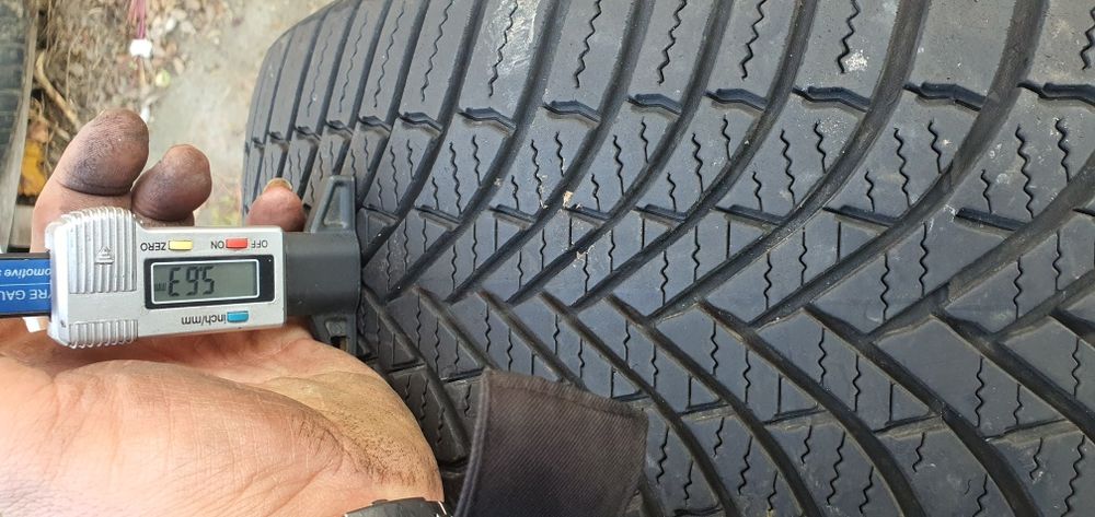 Гуми 2бр 205/55/16  - 1 бр - 69лв