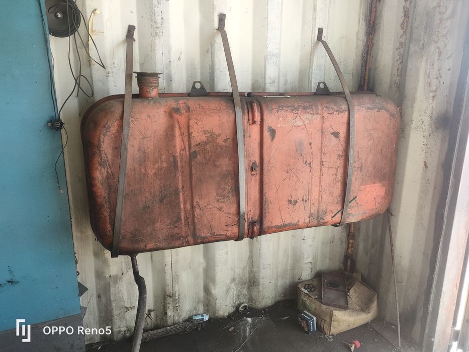 продам топливный. бак