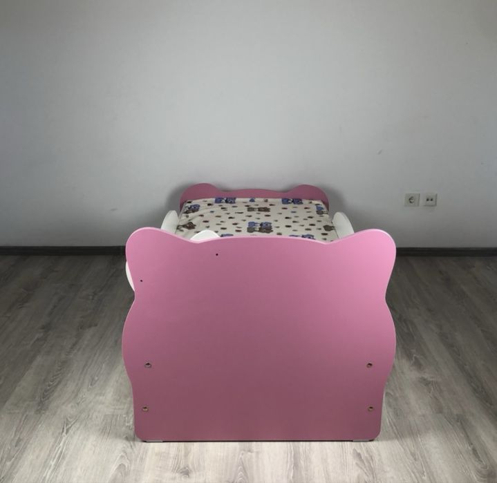 Продам детскую кровать для девочки!