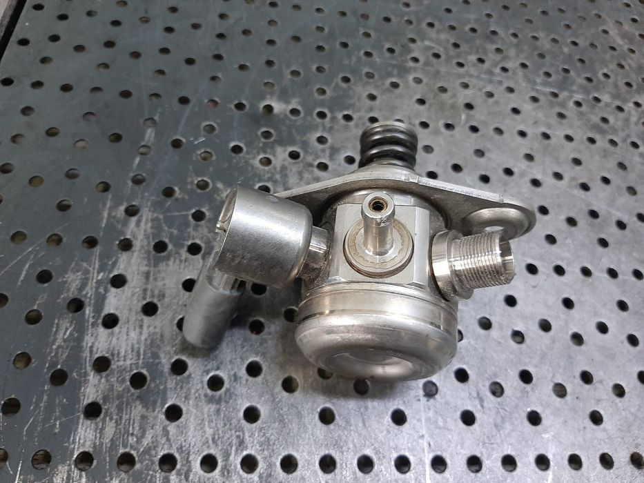 pompa inalta presiune 1.6 b mercedes  cla  a-class w176  b-class w246 c-class w205  0261520212