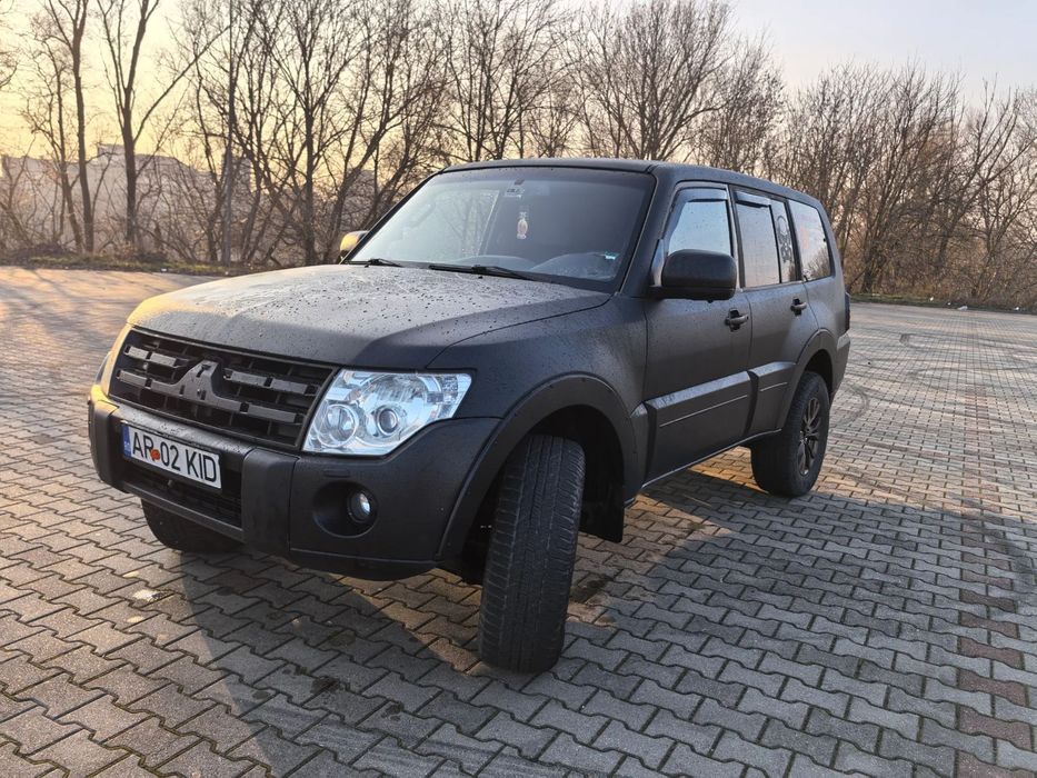 Mitsubishi Pajero VAND  Mitsubishi Pajero, mk4 2007, Autoutilitar 4 locuri  3.2di-d