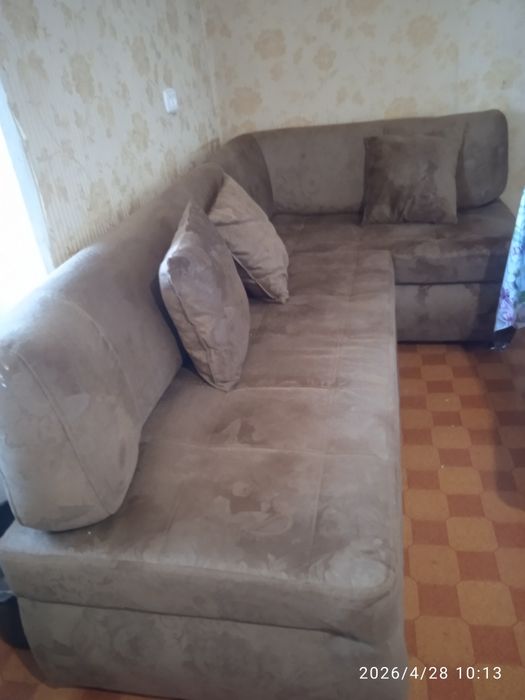Продам угловой диван.