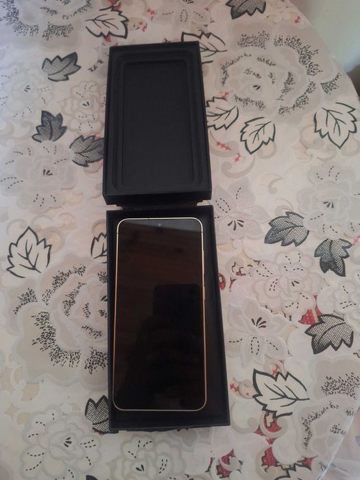 Телефон Samsung s24
