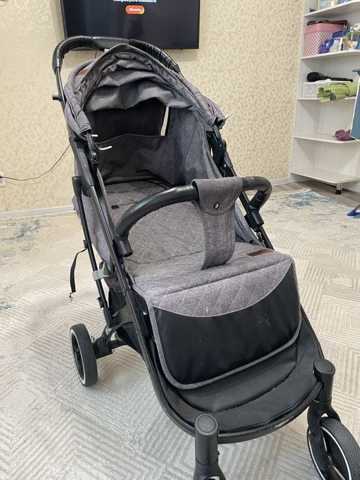 Коляска прогулочная 15000