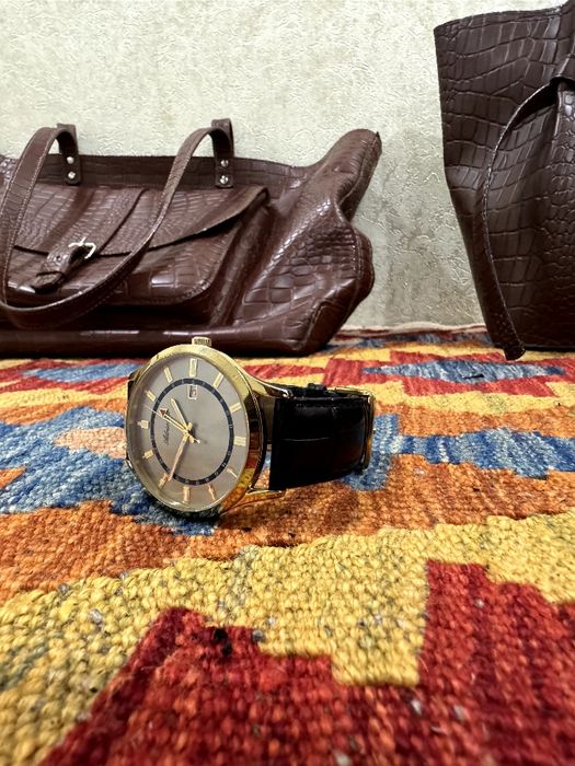 Часы Adriatica кожаные оригинал