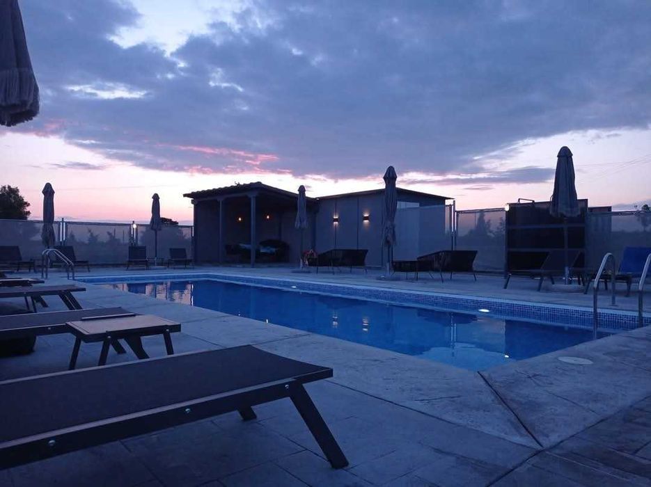 Луксозен жилищен комплекс с басейн – инвестиционен имот в Гърция