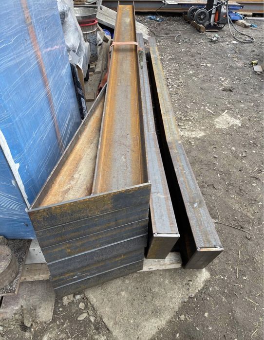 Vând structura metalică 10M lătime 20M lungime 4M înaltime preg 2800 €