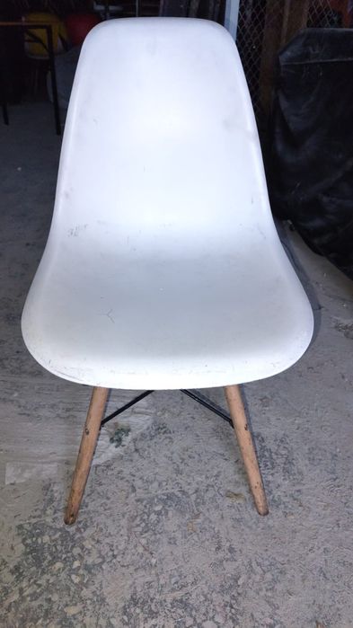 Стол квадратный и стулья. Б. У.