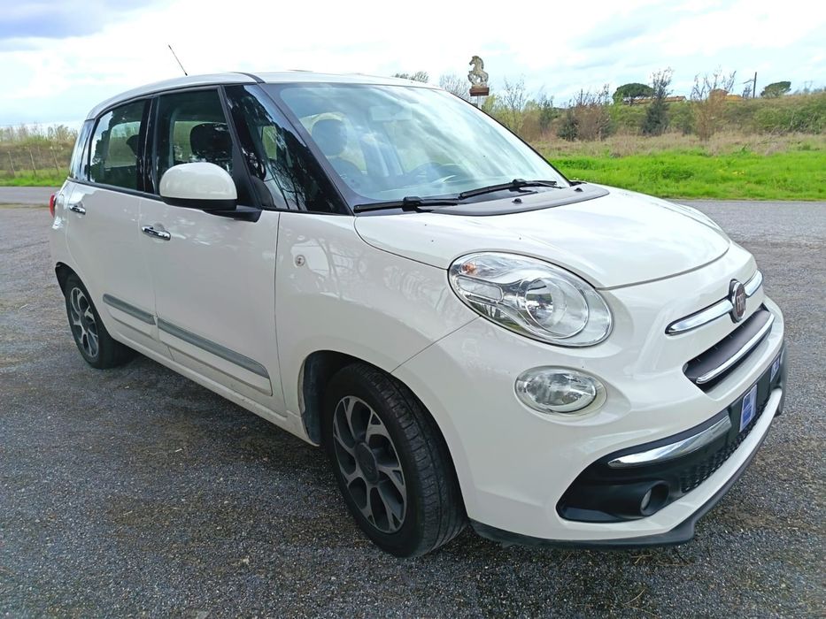 Продавам Fiat 500L в отлично техническо и визуално състояние