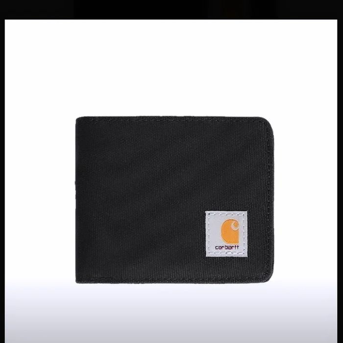 Кошельки от Carhartt.