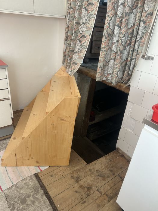 Vand apartament la casa