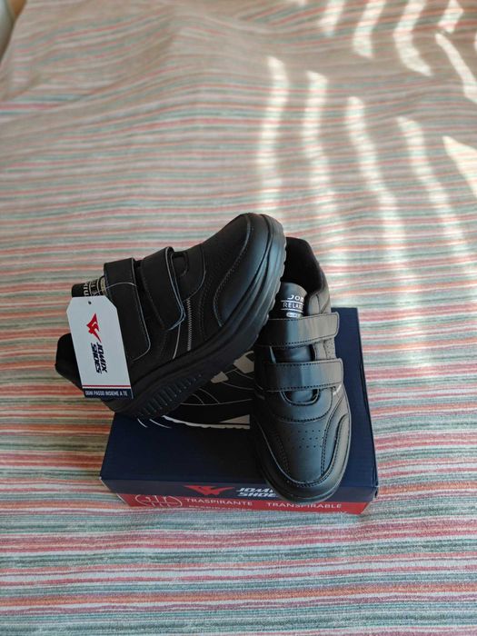 НОВИ дамски маратонки Jomix Summits (черни) – №38