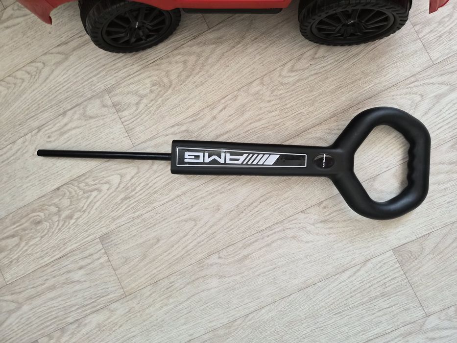 Продаётся детская каталка-толокар красного цвета