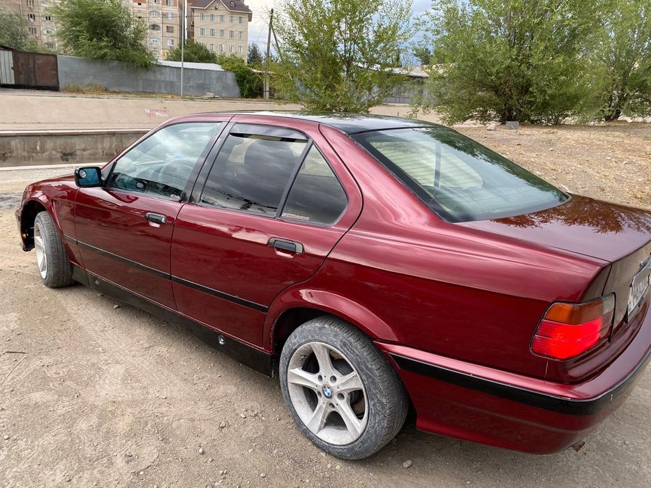 Продам бмв е36 на ходу