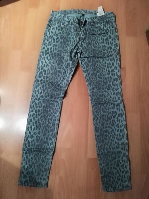 Дамски дънки и панталони
