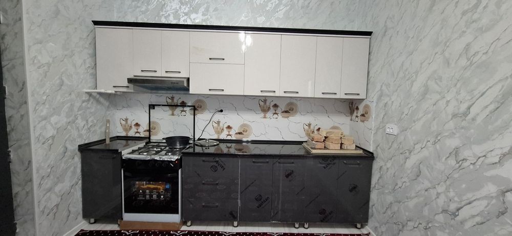 Termez avtosalon roʻparasida yevrorimont 2 xonali 67 kv dom