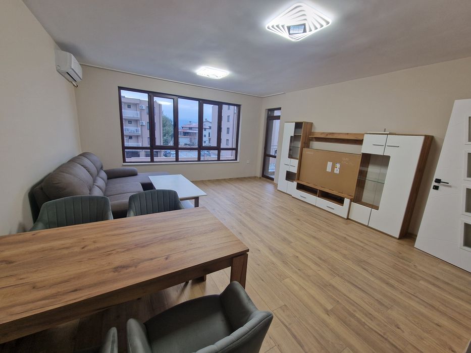 Дава се под наем Двустаен апартамент в Пловдив, Остромила - 70 кв.м за 568.14 € - Снимка #1