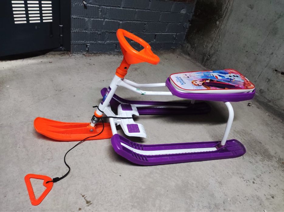 Сани с рулем и тормозами/снегокат