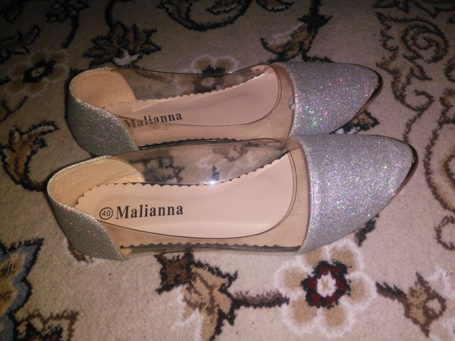 40razmer Ayollar oyoq kiyimi