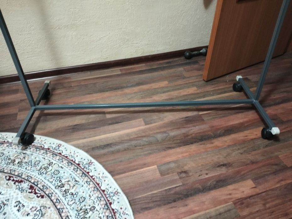 Вешалка напольная
