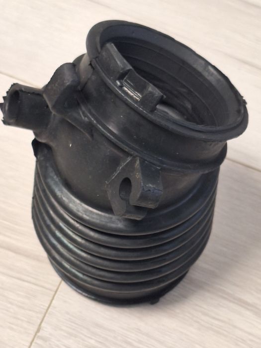 N 105 Въздуховод за Honda CRV 3 2.0i 17225-RZP-G00