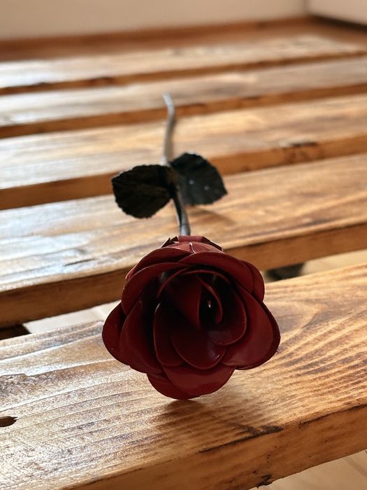 Trandafiri decorativi din metal