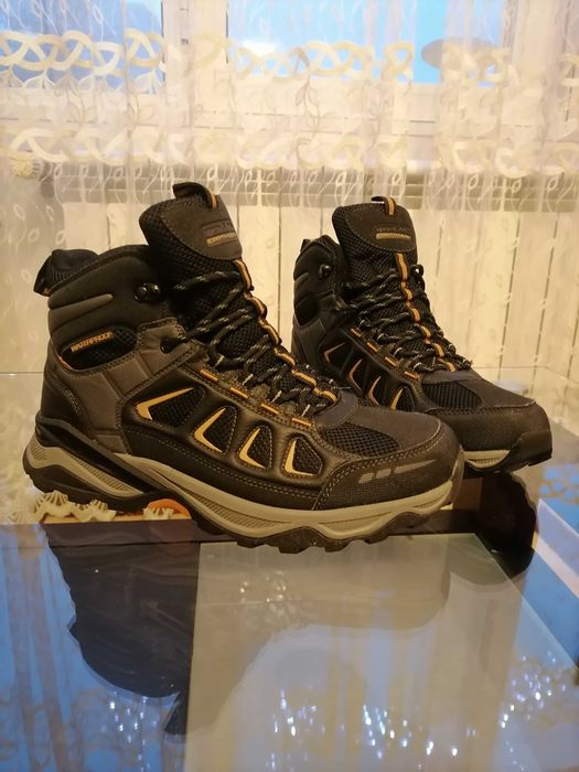 Чисто нови Мъжки туристически обувки водоустойчиви 42 номер