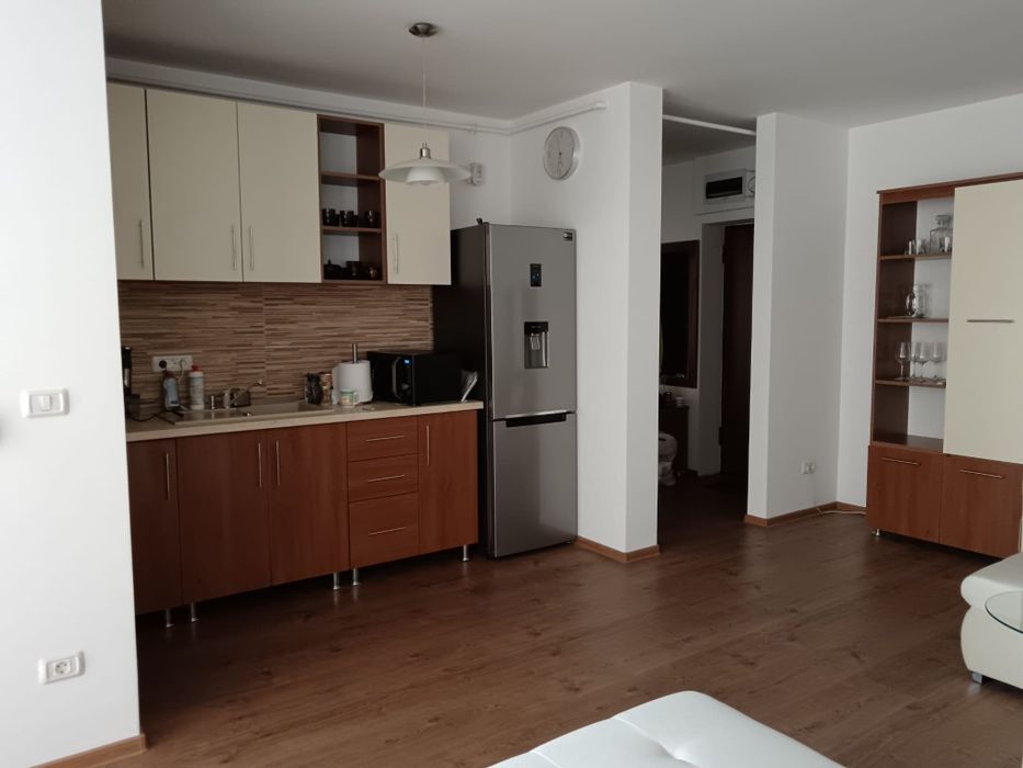 Închiriez apartament