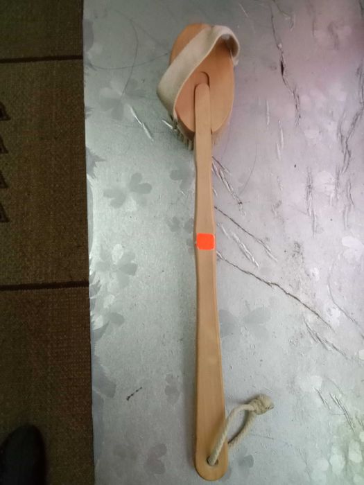 продается щетка,