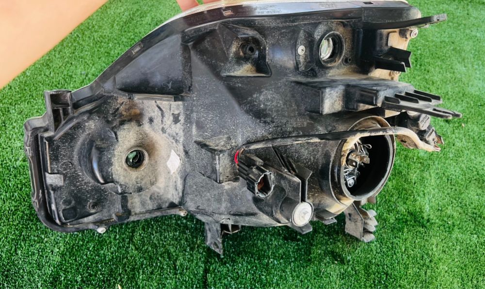 Фара Nissan x-trail