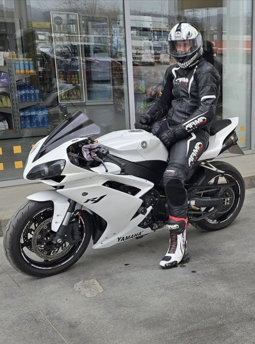 Мото екип arma 56 цял бяло и черно