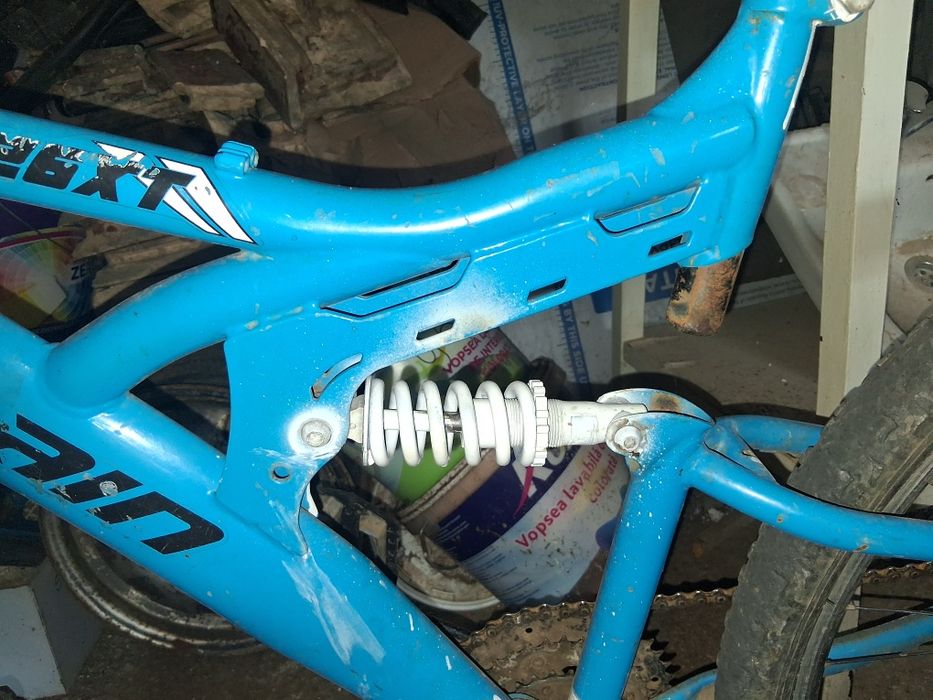 Vând bicicletă full suspensie fără schimbător sau frâne