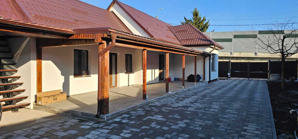 Proprietar, vand  Casa 3 camere mobilata-utilata, teren generos