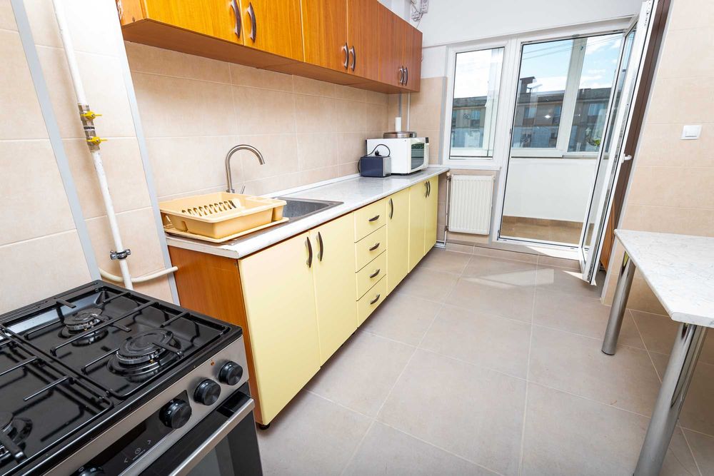 3 camere renovat, 80 mp, 2 AC, centrala, loc parcare, curte interioara, Strada Pietonala, Teatrul Toma Caragiu