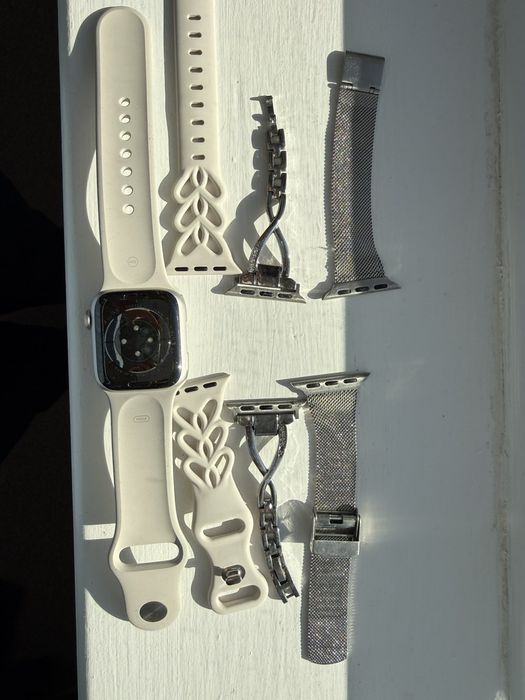 Apple Watch Series 7 - като нов + 4 каишки (вкл. оригинална)