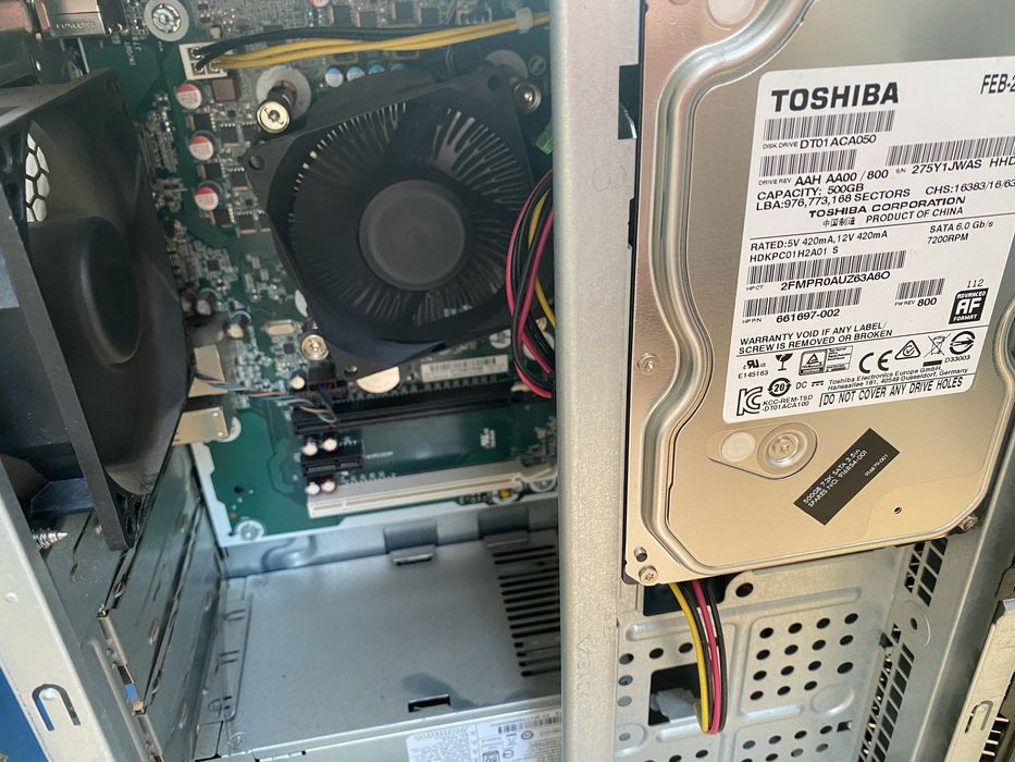 Компютер с монитором i3