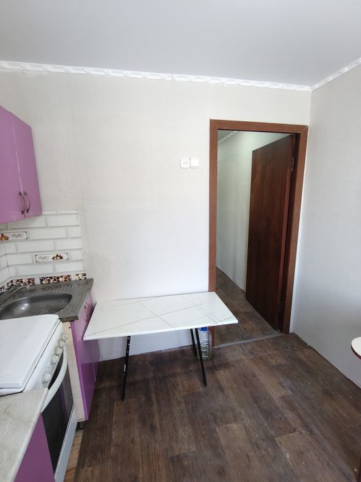 Продаём двухкомнатную квартиру в районе "Экспресса"