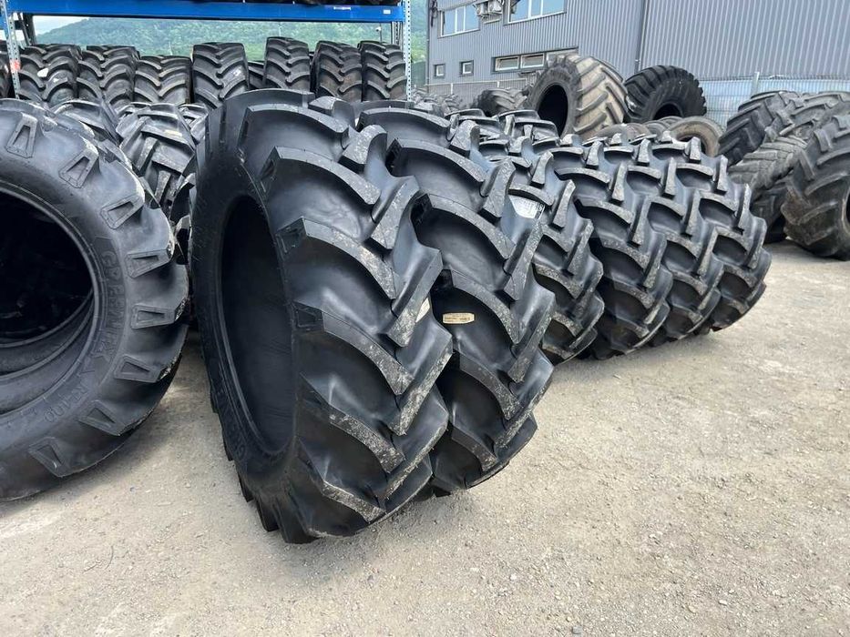Anvelope noi 13.6-28 cu 8 pliuri pentru tractor spate marca GRI
