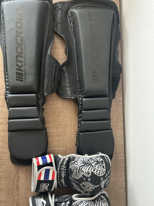 Tibiere si manusi MMA